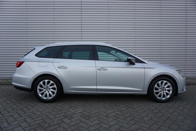 Seat LEON ST 1.0 EcoTSI Style Connect Climate / Navi / Cruise / Camera / Parkeersens. / Trekhaak / NAP