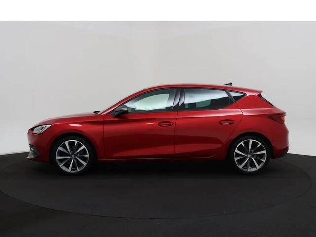 Seat LEON 1.5 eTSI FR Business Intense LED | Navi | Trekhaak | PDC | Cruise 12-2020 130.028 KM