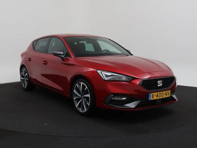 Seat LEON 1.5 eTSI FR Business Intense LED | Navi | Trekhaak | PDC | Cruise 12-2020 130.028 KM