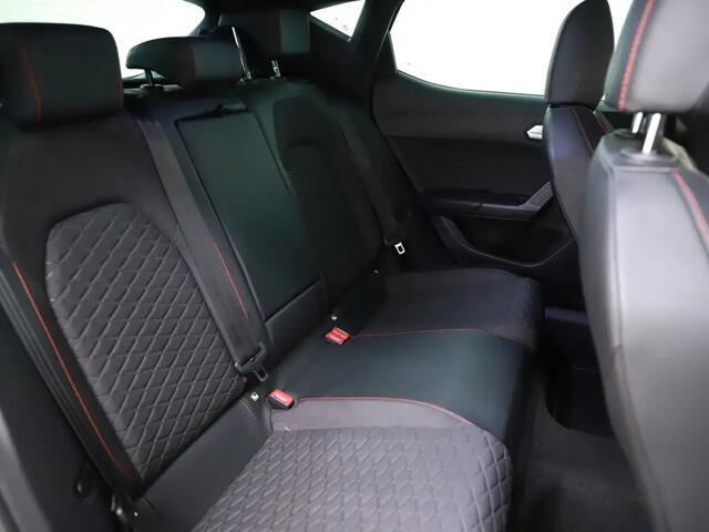 Seat LEON 1.5 eTSI FR Business Intense LED | Navi | Trekhaak | PDC | Cruise 12-2020 130.028 KM