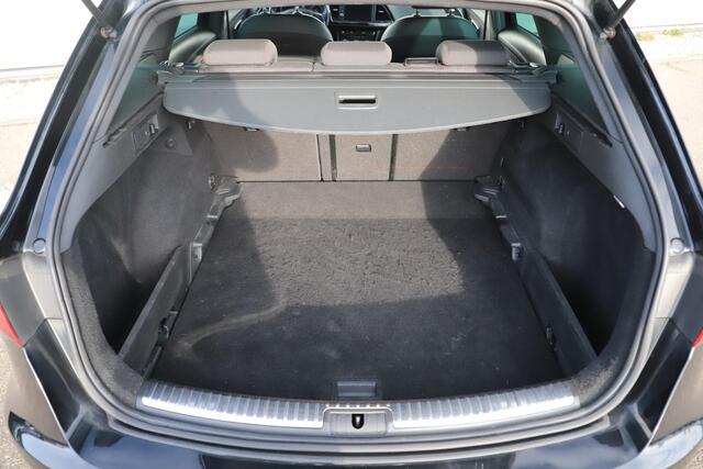 Seat LEON ST 1.5 TSI FR Business Intense 131PK Trekhaak 18 inch Full LED Navigatie Carplay Android Climate Cruise Control Rijstrooksensor