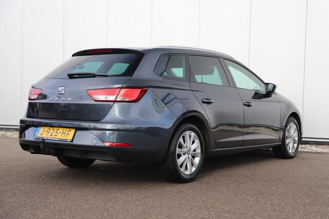 Seat LEON ST 1.0 TSI Style Ultimate Edition Trekhaak Navigatie Achteruitrijcamera Carplay Android 16 inch LMV Lane Assist Climate Cruise Control
