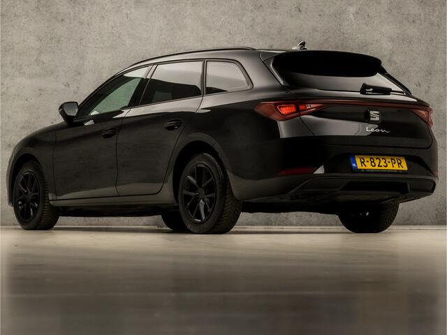 Seat LEON Sportstourer 1.0 TSI Sport (APPLE CARPLAY, CLIMATE, LM VELGEN, CRUISE, SPORTSTOELEN, GETINT GLAS, NIEUWE APK, NIEUWSTAAT)