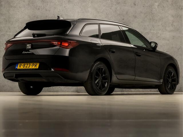 Seat LEON Sportstourer 1.0 TSI Sport (APPLE CARPLAY, CLIMATE, LM VELGEN, CRUISE, SPORTSTOELEN, GETINT GLAS, NIEUWE APK, NIEUWSTAAT)
