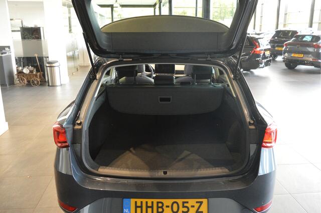 Seat LEON Sportstourer 1.5 TSI e-Hybrid FR navi clima cruise trekhaak 18 inch !!