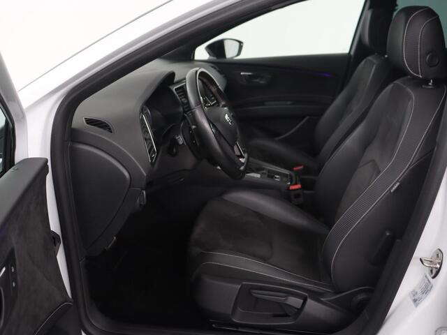 Seat LEON 2.0 TSI Cupra 300 | Panoramadak | Stoelverwarming | Carplay | Camera | Leder/Alcanatara | Full LED | Sfeerverlichting | 19'' | Navigatie | Climate control | Parkeerhulp | Cruise control