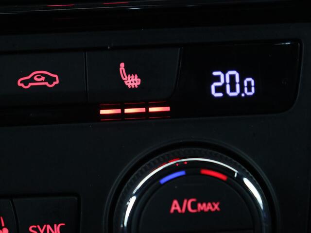 Seat LEON 2.0 TSI Cupra 300 | Panoramadak | Stoelverwarming | Carplay | Camera | Leder/Alcanatara | Full LED | Sfeerverlichting | 19'' | Navigatie | Climate control | Parkeerhulp | Cruise control