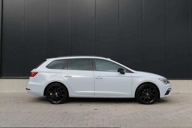 Seat LEON ST 1.5 TSI FR Ultimate Edition Black Sky - Stoelverwarming - ACC - LED - Carplay - PDC - Digital Cockpit - Rijklaar
