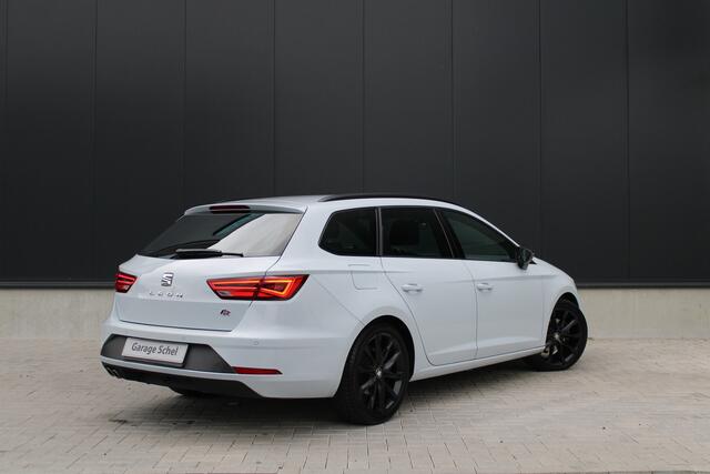 Seat LEON ST 1.5 TSI FR Ultimate Edition Black Sky - Stoelverwarming - ACC - LED - Carplay - PDC - Digital Cockpit - Rijklaar