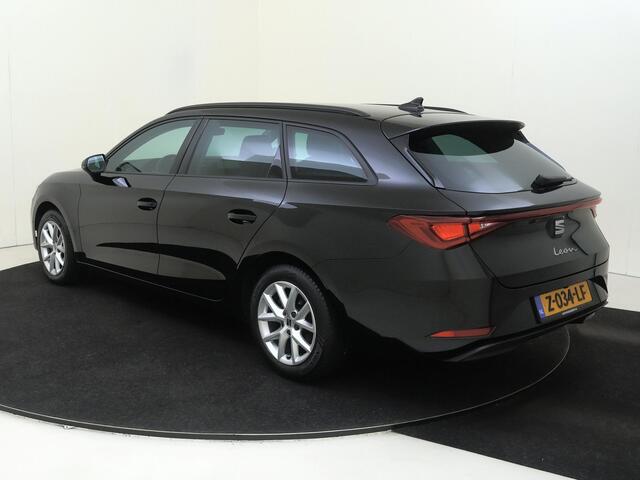 Seat LEON Sportstourer 1.0 eTSI Style Business Intense | Trekhaak | Parkeerassistent | Achteruitrijcamera | 3-zone airco | Adaptieve cruise control | CarPlay |