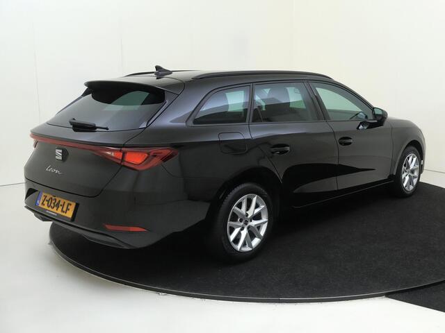 Seat LEON Sportstourer 1.0 eTSI Style Business Intense | Trekhaak | Parkeerassistent | Achteruitrijcamera | 3-zone airco | Adaptieve cruise control | CarPlay |