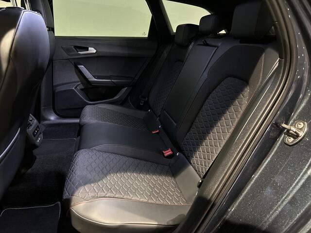 Seat LEON Sportstourer 1.5 eTSI FR | Navigatie | Achteruitrijcamera | Trekhaak