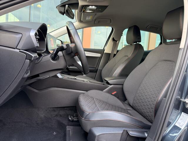 Seat LEON 1.5 eTSI FR | ACC | Park Assist | Interieurverlichting | Stoel/Stuurverwarming | Apple Carplay |