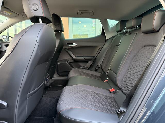 Seat LEON 1.5 eTSI FR | ACC | Park Assist | Interieurverlichting | Stoel/Stuurverwarming | Apple Carplay |