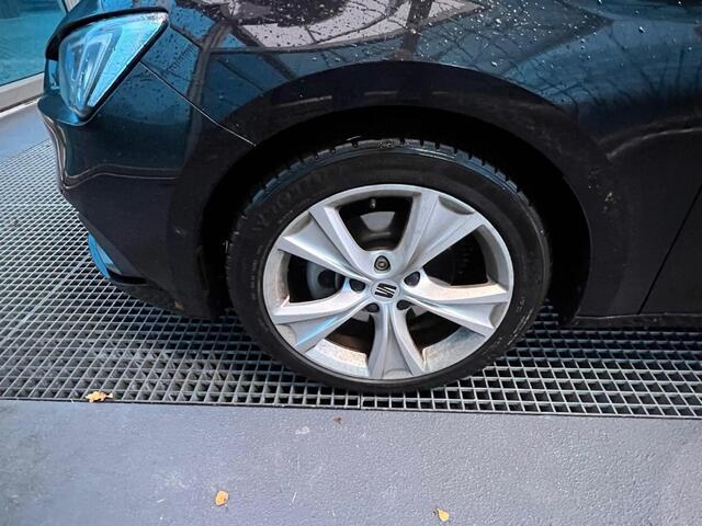 Seat LEON Sportstourer 1.5 TSI FR Business Intense dealer onderhoud camera side assist navigatie Full LED ACC adaptieve cruise control sfeerverlichting digital cockpit stoelverwarming parkeersensoren voor en achter stuurwiel verwarming lederen multifunctioneel stuu