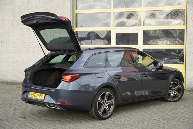 Seat LEON Sportstourer 1.5 TSI 150PK! FR Launch Edition BJ2020 Lmv 18" | Led V+A | Pdc | Navi | Elek. trekhaak | App-Connect | Virtual cockpit | Climate control | Cruise control | Sportstoelen | Zwarte hemel | FR Sport stuurwiel | Extra getint glas | Nw-model!