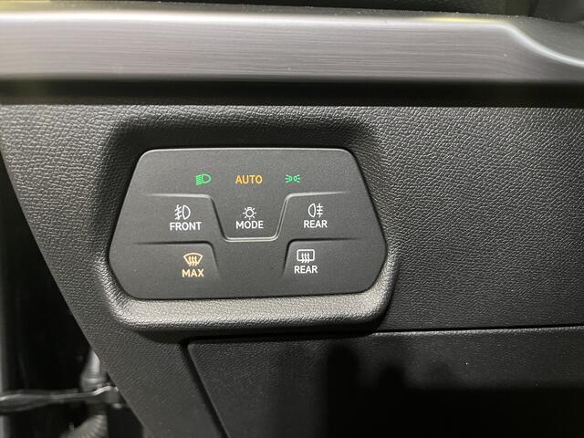 Seat LEON 1.4 TSI eHybrid PHEV FR / AUTOMAAT/ KEYLESS/ FULL LINK/ PARK. SENSOREN + CAMERA/ LED/ ELEKTR. STOEL/ STOEL-STUUR VERWARM./ KEYLESS/ NAVI/ 18" LMV