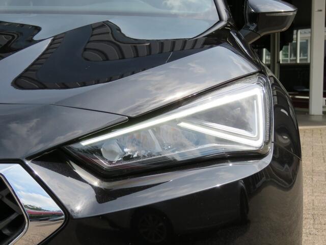 Seat Tarraco 1.5 TSI 150pk DSG-aut. Style Business Intense / Pano / Camera / Trekhaak / BOVAG garantie