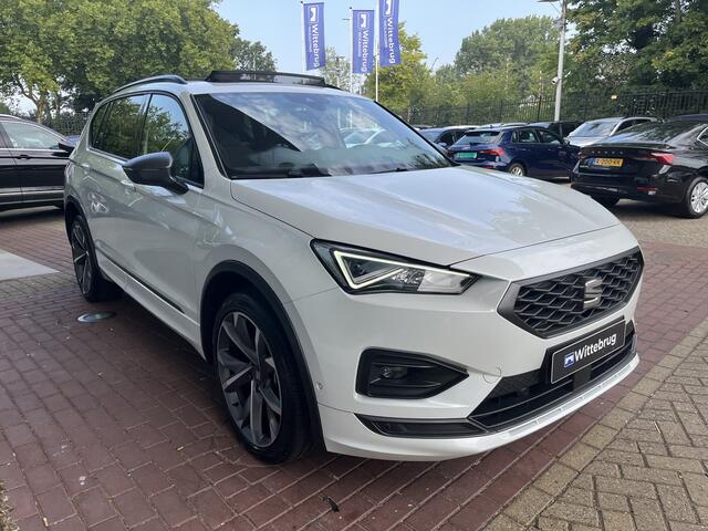Seat Tarraco 1.4 TSI e-Hybrid PHEV 245pk DSG FR / Panoramadak / Zwenkbare Trekhaak / Elek Achterklep Met Virtual Pedal / Camera / LED / Stoelverwarming Voor & Achter / 3 Zone climate control / 20'' LMV
