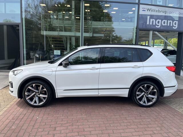 Seat Tarraco 1.4 TSI e-Hybrid PHEV 245pk DSG FR / Panoramadak / Zwenkbare Trekhaak / Elek Achterklep Met Virtual Pedal / Camera / LED / Stoelverwarming Voor & Achter / 3 Zone climate control / 20'' LMV