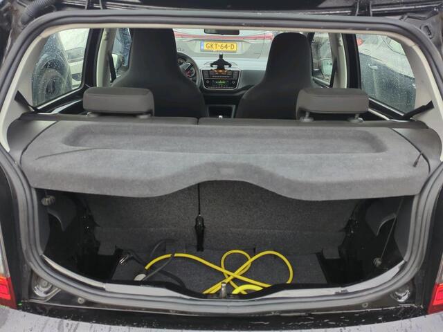 Skoda E-Citigo e-iV EV Ambition 83pk / Stoelverwarming / Airco / Metallic lak / Wieldoppen /