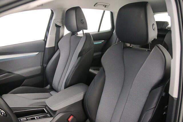 Skoda Enyaq iV 60 Selection 180pk Automaat Adaptive cruise control, Navigatie, Achteruitrijcamera, LED koplampen, Airco, Parkeersensoren, DAB, Radio, Bluetooth