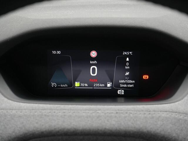 Skoda Enyaq iV 60 180 pk Selection | Achteruitrijcamera | LED koplampen | Standkachel | Adaptive Cruise Control | 19 inch