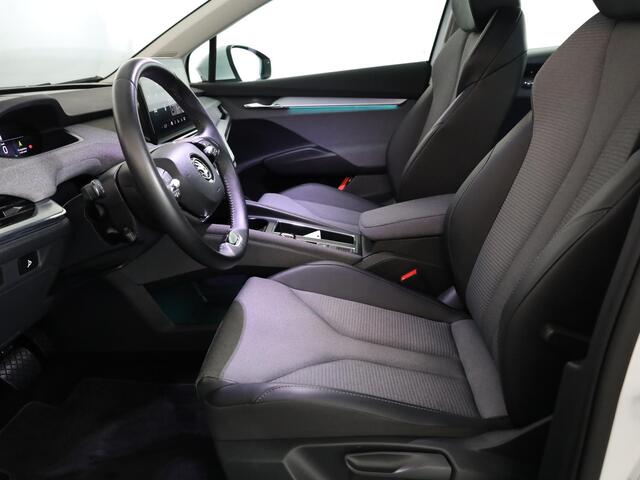 Skoda Enyaq iV 60 180 pk | Navigatie | Parkeersensoren | Achteruitrijcamera | LED koplampen | Lichtmetalen velgen 19" | Apple Carplay/Android Auto |