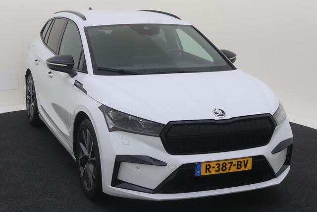 Skoda Enyaq iV 80 Sportline / Navigatie / Camera / Parkeer sensoren V+A / Stoel+stuur verwarming / Kuipstoelen /