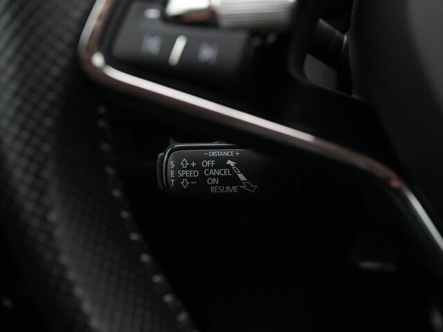 Skoda Enyaq iV 80 204 pk Sportline | Panoramadak | Trekhaak | Snelladen tot 125kW | Geheugenstoel | Matrix LED | Leder/alcantara | Achteruitrijcamera | Stuur-/stoelverwarming