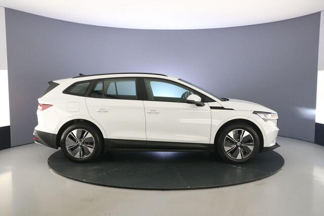 Skoda Enyaq iV 60 180pk Automaat Navigatie, Cruise control, Parkeersensor achter, Stoelverwarming, Airco, LED koplampen, DAB, Radio, Bluetooth, App connect