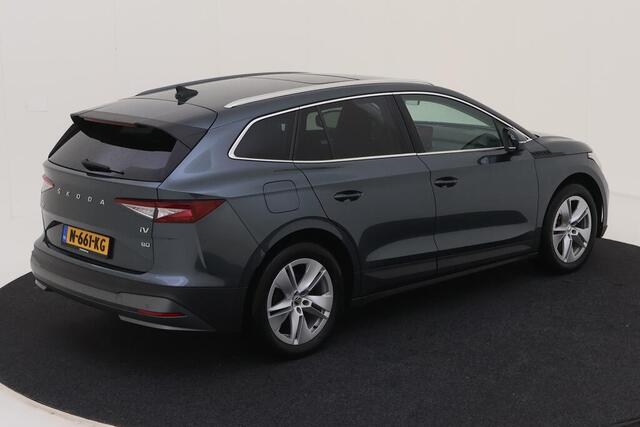 Skoda Enyaq iV 80 204pk Comfort Sport Plus / Panoramadak / LED-CrystalFace / Navi / Achteruitrijcamera / Verwarmbare voorstoelen