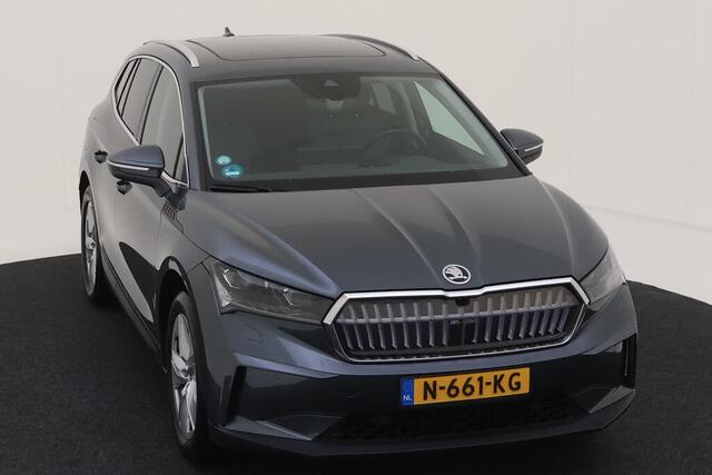 Skoda Enyaq iV 80 204pk Comfort Sport Plus / Panoramadak / LED-CrystalFace / Navi / Achteruitrijcamera / Verwarmbare voorstoelen