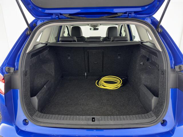 Skoda Enyaq iV 80 [ 3-Fase ] (INCL-BTW) *LEATHER-FABRIC | FULL-LED | DIGI-COCKPIT | CAMERA | KEYLESS | NAVI-FULLMAP | AMBIENT-LIGHT | ECC | HEATED-COMFORTSEATS | DAB+ | PDC | CRUISE | CARPLAY | TOWBAR | 19"ALU*