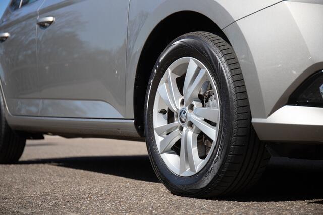 Skoda FABIA 1.0 TSI Ambition DSG | Navi by App | Stoelverw. | Camera | Clima