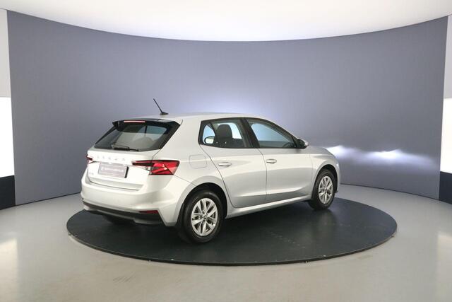Skoda FABIA Ambition 1.0 TSI 110pk DSG Automaat Cruise control, Parkeersensoren, Stoelverwarming, Airco, DAB, Radio, LED koplampen, App connect, Bluetooth