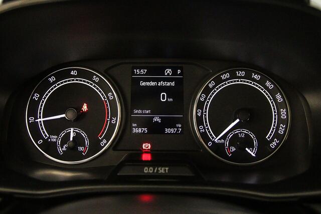 Skoda FABIA Ambition 1.0 TSI 110pk DSG Automaat Cruise control, Parkeersensoren, Airco, DAB, Radio, Stoelverwarming, LED koplampen, App connect