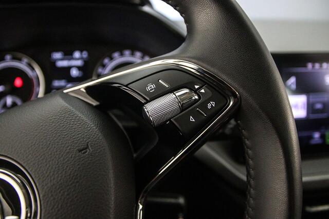 Skoda FABIA Ambition 1.0 TSI 110pk DSG Automaat Cruise control, Parkeersensoren, Airco, DAB, Radio, Stoelverwarming, LED koplampen, App connect