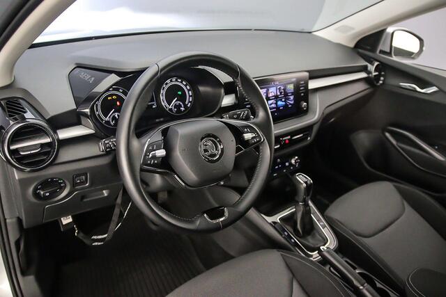 Skoda FABIA Ambition 1.0 TSI 110pk DSG Automaat Cruise control, Parkeersensoren, Airco, Stoelverwarming, DAB, Radio, LED koplampen, App connect, Bluetooth