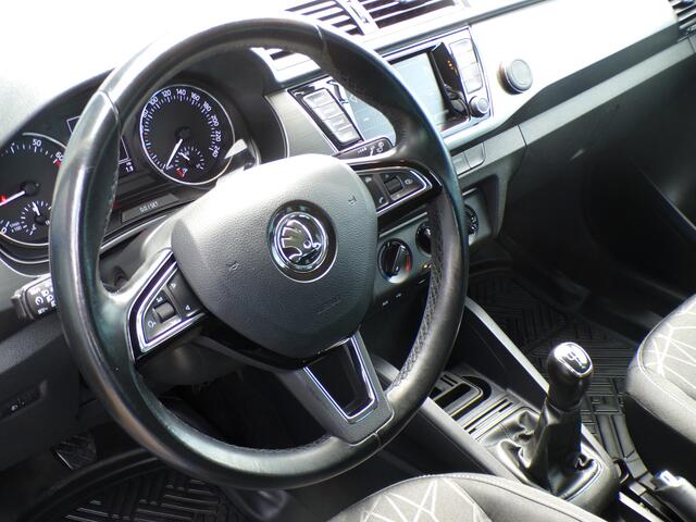 Skoda FABIA Combi 1.0 TSI Clever Sensoren / Cruise Control / Navigatie / Bluetooth / 15'' LMV