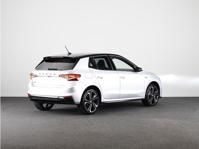 Skoda FABIA Monte Carlo 1.0 TSI 115 pk 7 versn. DSG | Travel assist plus | 18 inch lichtmetalen velgen | Verwarmbare voorstoelen | Zwart dak