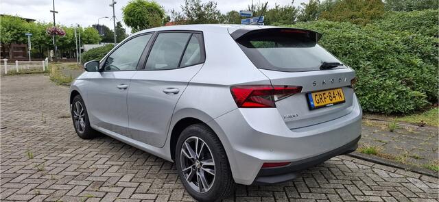 Skoda FABIA 1.0 TSI Essence Cruise control / PDC / LED