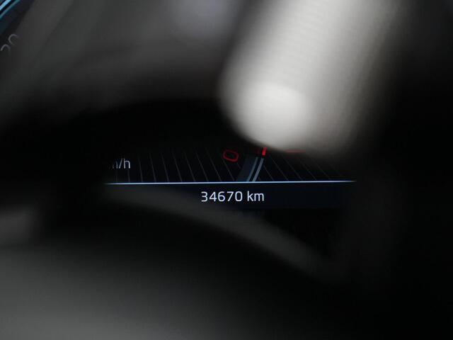 Skoda FABIA 1.0 TSI 95 pk Style | Navigatie Columbus | Parkeersensoren achter | Cruise Control