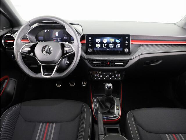 Skoda FABIA 1.0 TSI Monte Carlo 95 pk | Verlengde garantie | Navigatie via App | Parkeersensoren | Achteruitrijcamera | LED koplampen | Stoelverwarming |