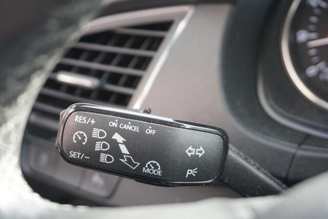 Skoda FABIA Combi 1.2 TSI Style DSG | PANO | LEDER | TREKHAAK | STOELVERW. | NAVI | ECC |