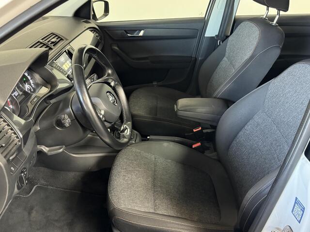 Skoda FABIA Combi 1.0 TSI DSG Business Edition Trekhaak Navigatie Apple Carplay/Android Auto Parkeersensoren achter Stoelverwarming Cruise Control Airco