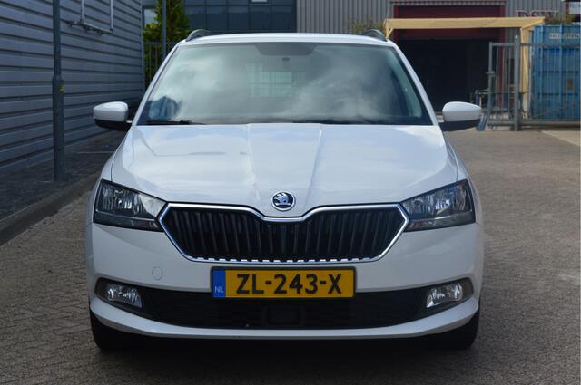 Skoda FABIA Combi 1.0 TSI Ambition O.a: Navi, Cruise, Carply, Trekhaak, All-Season banden, Pdc, Etc... Rijklaar! All-in prijs!