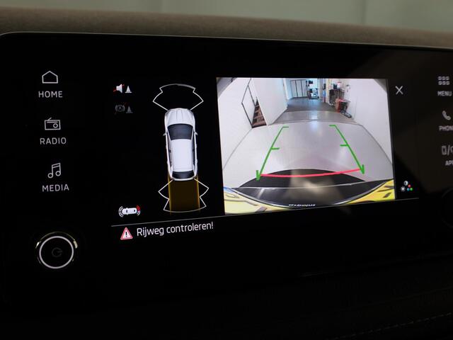 Skoda FABIA 1.0 TSI Business Edition 95 pk | Verlengde garantie | Navigatie via App | Parkeersensoren | Achteruitrijcamera | Stoelverwarming |