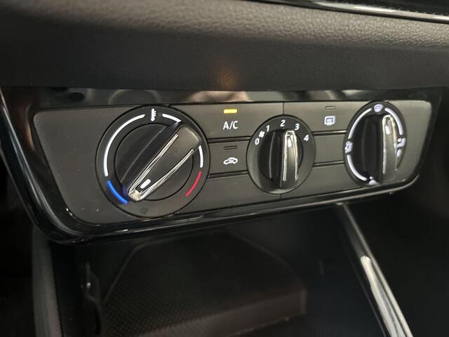 Skoda FABIA 1.0 TSI 115pk DSG Selection · Apple/Android Car Play · P-Sensoren · Airco · Getint Glas · 15'' Inch · Garantie t/m 21-10-2028 of 100.000km