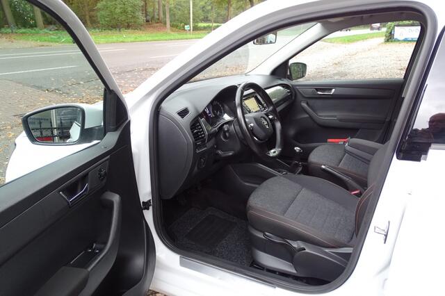 Skoda FABIA 1.0 TSI Bus. Edition Navigatie Trekhaak 1e eig